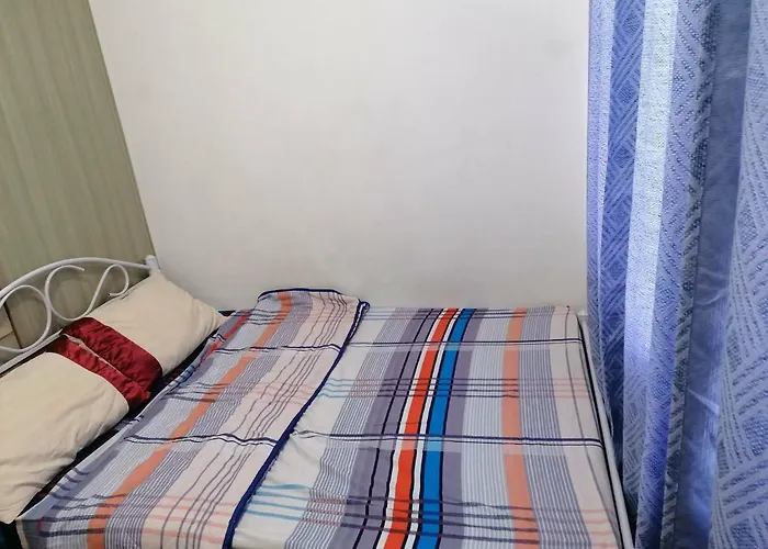 Aureascondo * Manila